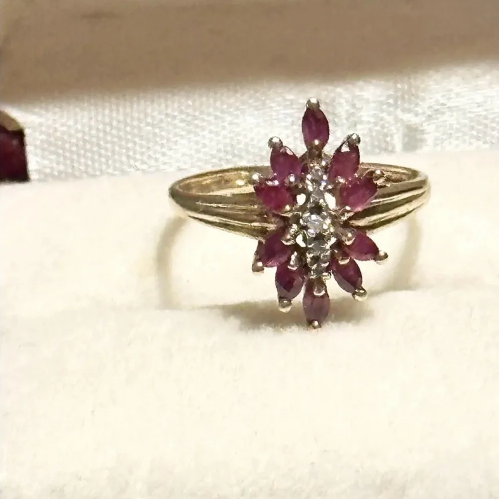 Ruby and Diamond Ring Genuine Ruby and Natural Diamonds - Picture 2 of 9